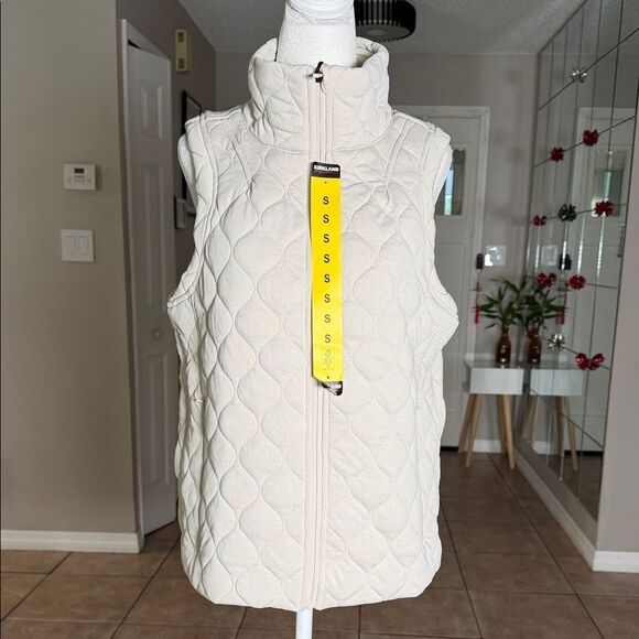 Kirkland Signature Beige Quilted Vest - Picture 2 of 10